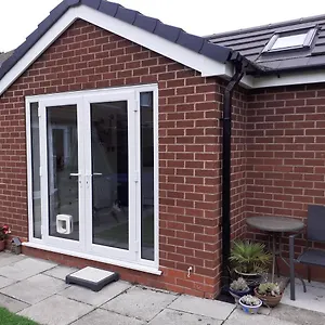 Modern Detached Apartment